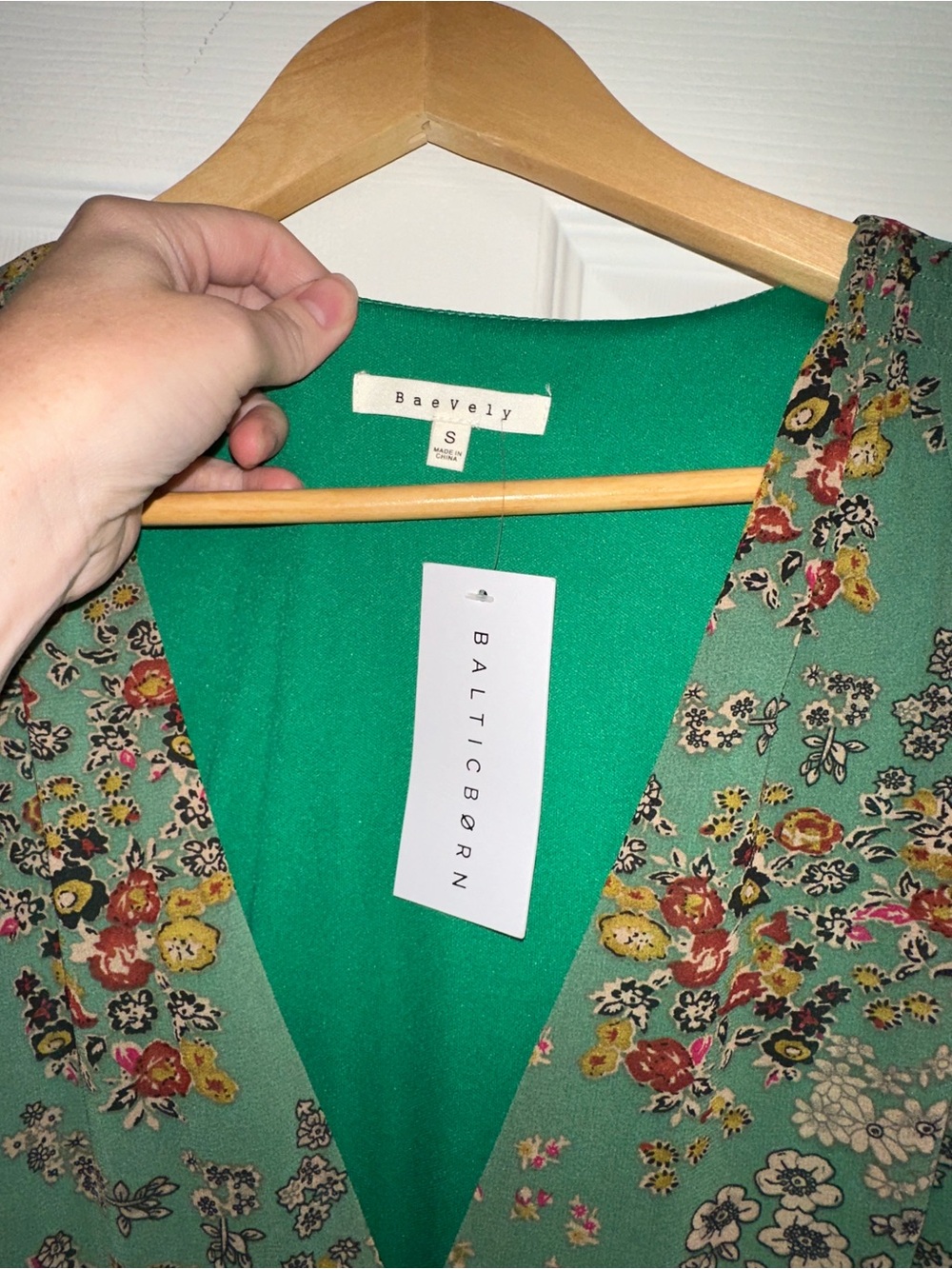 Baltic Born Green Floral V-Neck Tiered Maxi Dress - Picture 5 of 5